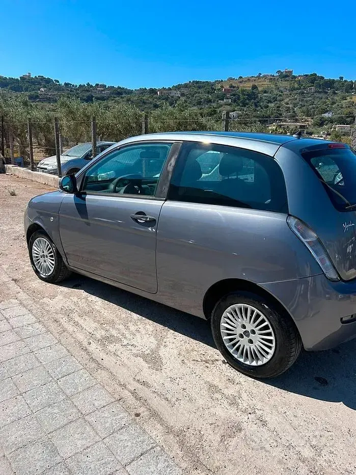 Usata Lancia Ypsilon 60 CV (44 kW) 2009 Grigio Utilitaria