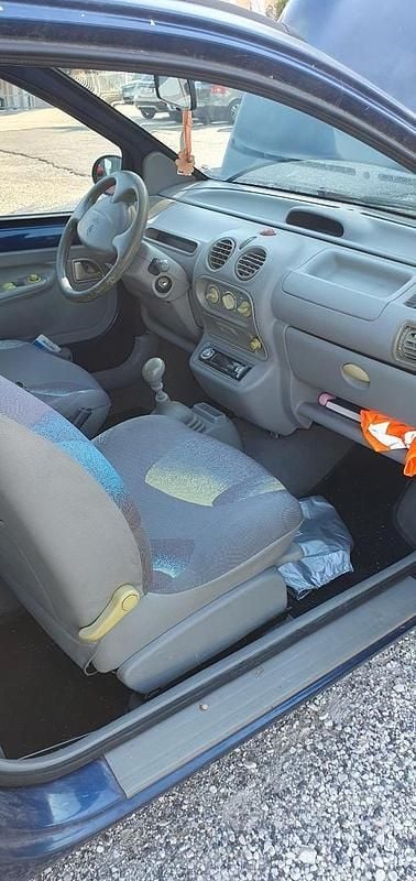 Usata Renault Twingo 58 CV (42 kW) 1999 Blu Utilitaria