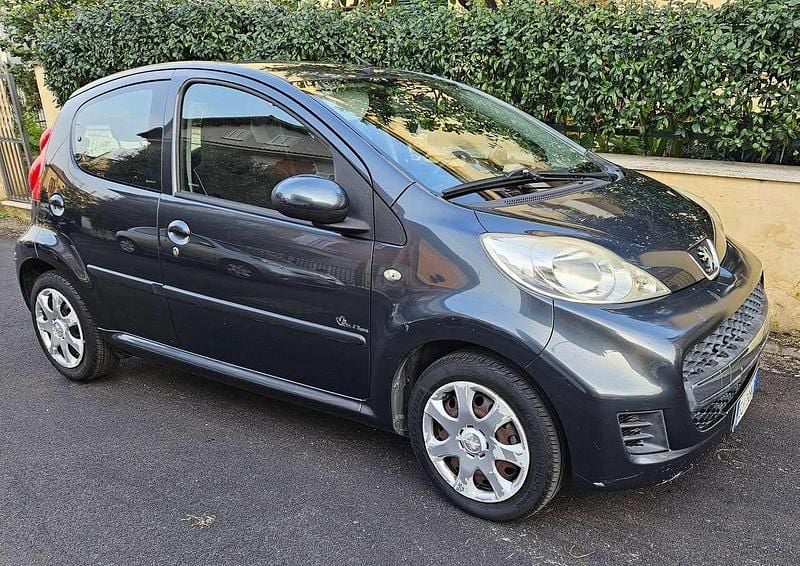 Usata Peugeot 107 68 CV (50 kW) 2011 Nero Utilitaria