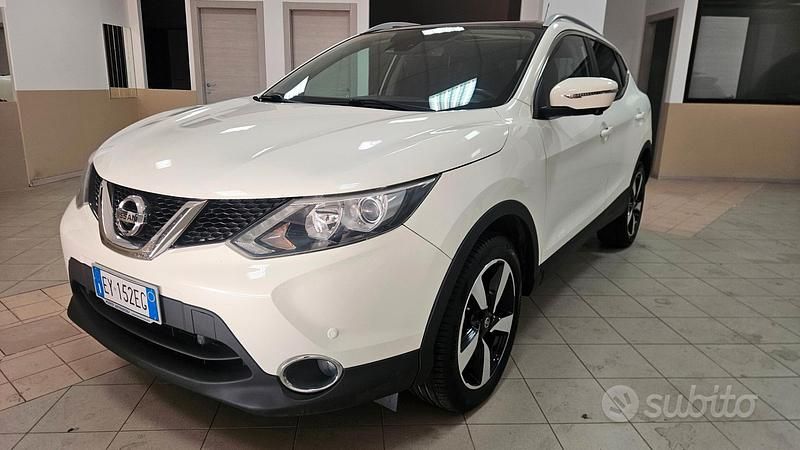 Bianco Usata 2015 Nissan Qashqai Tekna SUV | 11.499 € (Buon prezzo) - Immagine 1/4