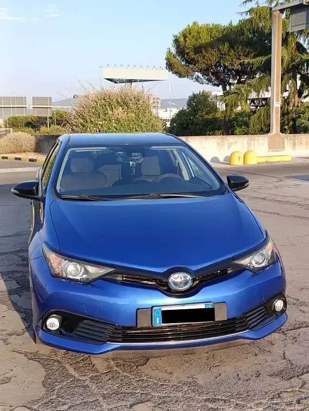 Usata Toyota Auris Hybrid Edition 99 CV (72 kW) 2018 Berlina