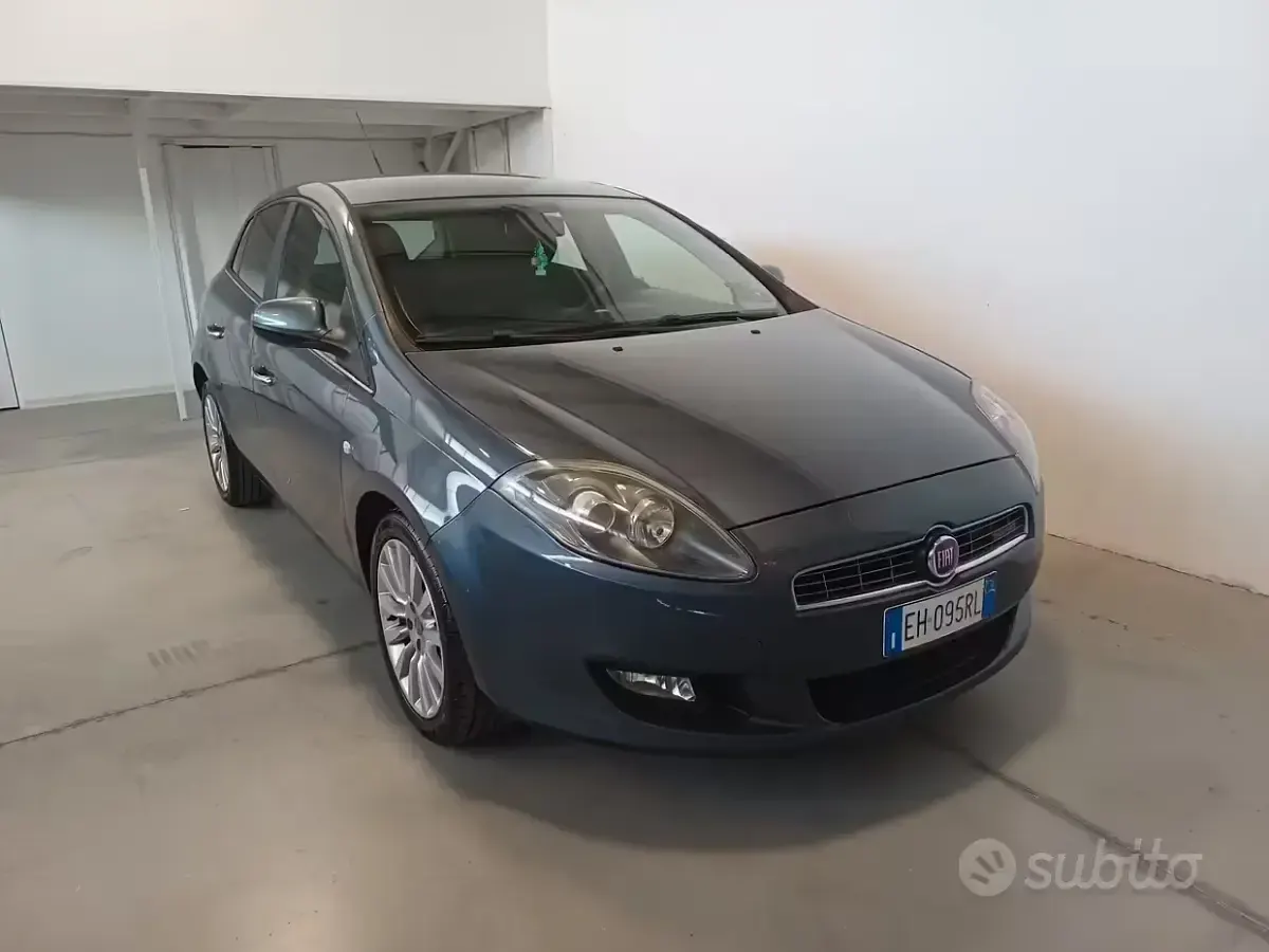 Usata Fiat Bravo Emotion 105 CV (77 kW) 2011 Blu Utilitaria