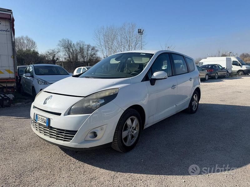 Usata Renault Grand Scénic 110 CV (80 kW) 2012 Bianco Monovolume
