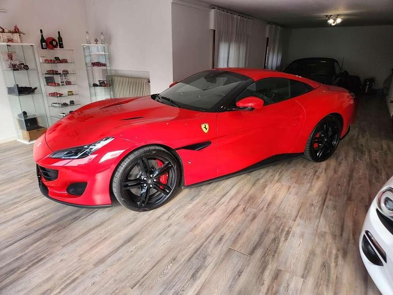 Usata Ferrari Portofino 600 CV (441 kW) 2019 Rosso Cabrio