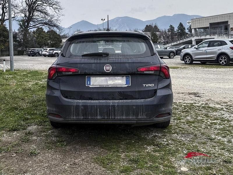 Usata Fiat Tipo Lounge 120 CV (88 kW) 2018 Blu Station wagon