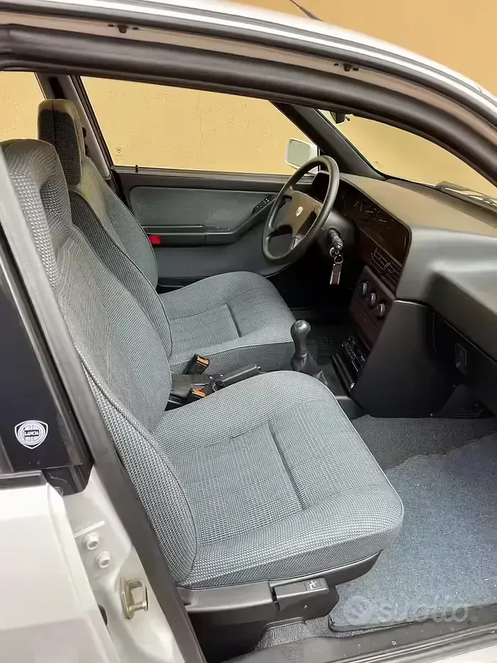 Usata Lancia Dedra 88 CV (64 kW) 1991 Bianco Berlina