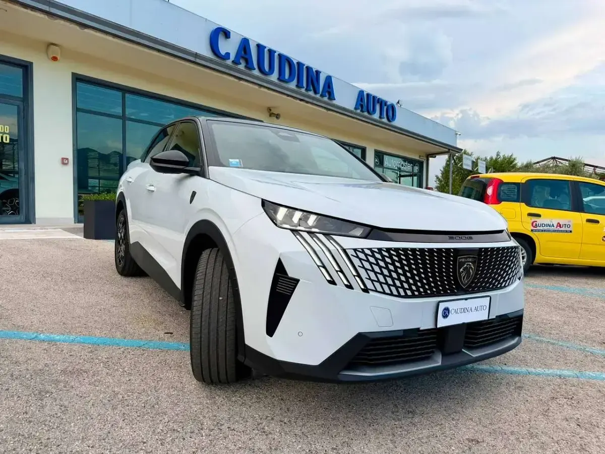 Usata Peugeot 3008 GTi 136 CV (100 kW) 2025 Bianco SUV