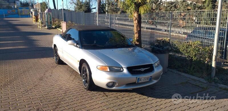 Grigio Usata 2000 Chrysler Stratus Cabrio | 3500 € - Immagine 1/4