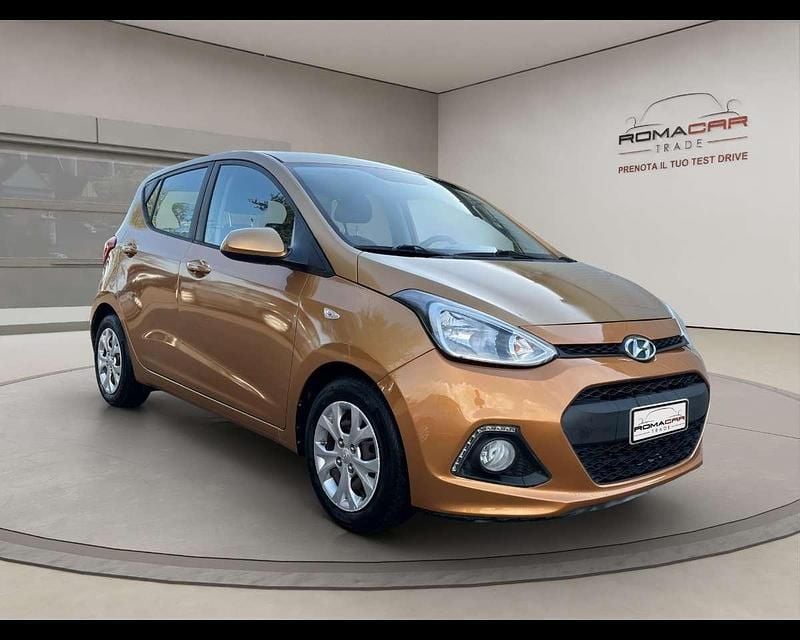 Usata Hyundai i10 Classic 67 CV (49 kW) 2016 Oro Utilitaria