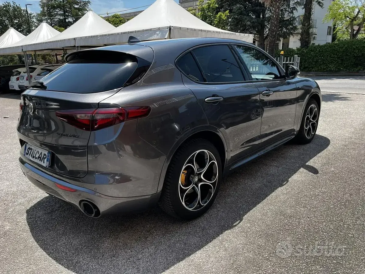 Usata Alfa Romeo Stelvio Veloce 209 CV (153 kW) 2021 Grigio SUV