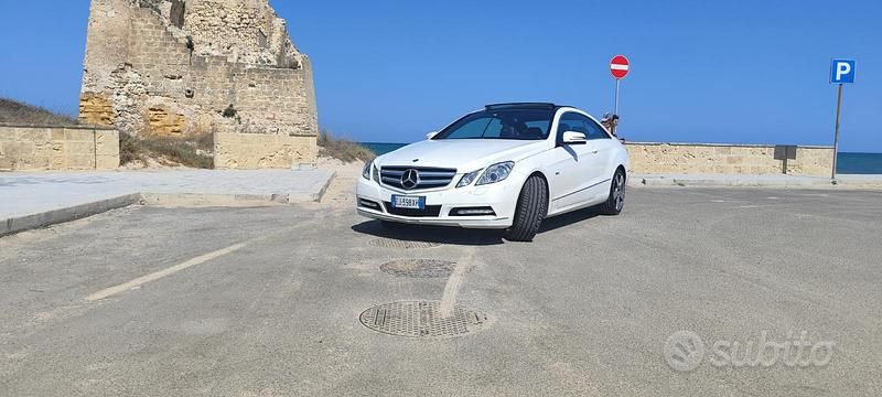 Usata Mercedes E220 170 CV (125 kW) 2012 Bianco Coupé