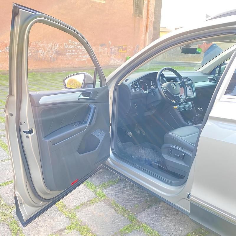 Usata VW Tiguan Comfortline 150 CV (110 kW) 2018 Grigio SUV