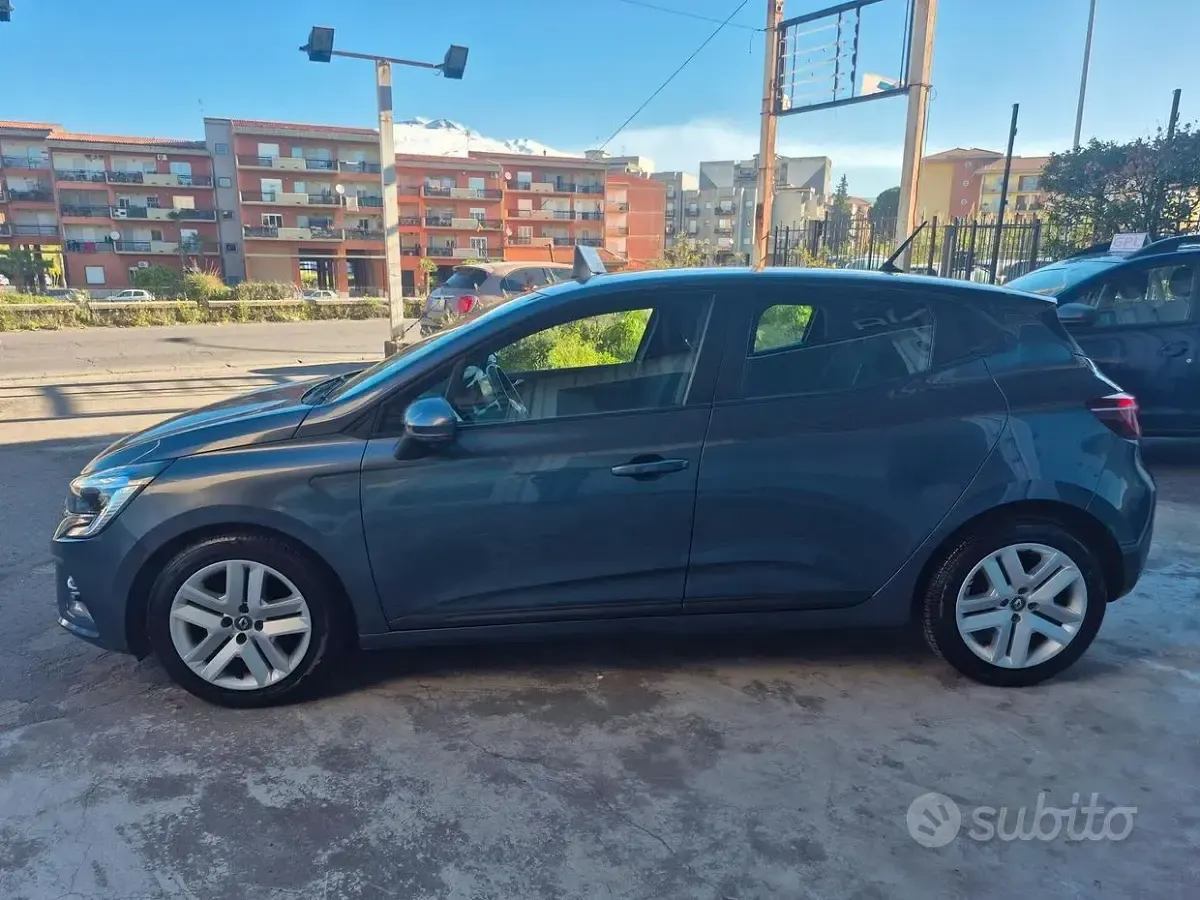 Usata Renault Clio V 91 CV (66 kW) 2022 Grigio Berlina