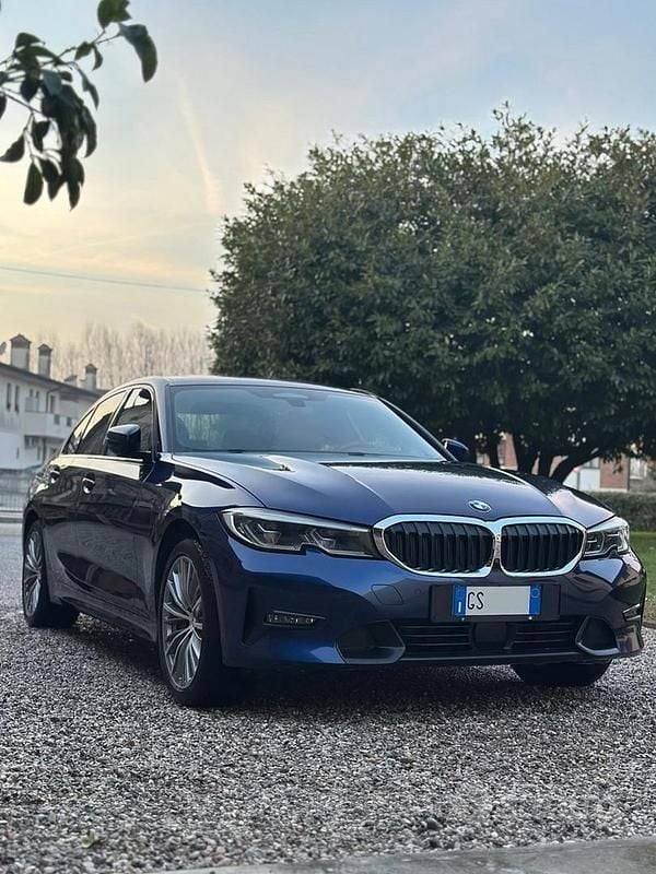 Blu Usata 2019 BMW 330 Tre volumi | 32.000 € - Immagine 1/4