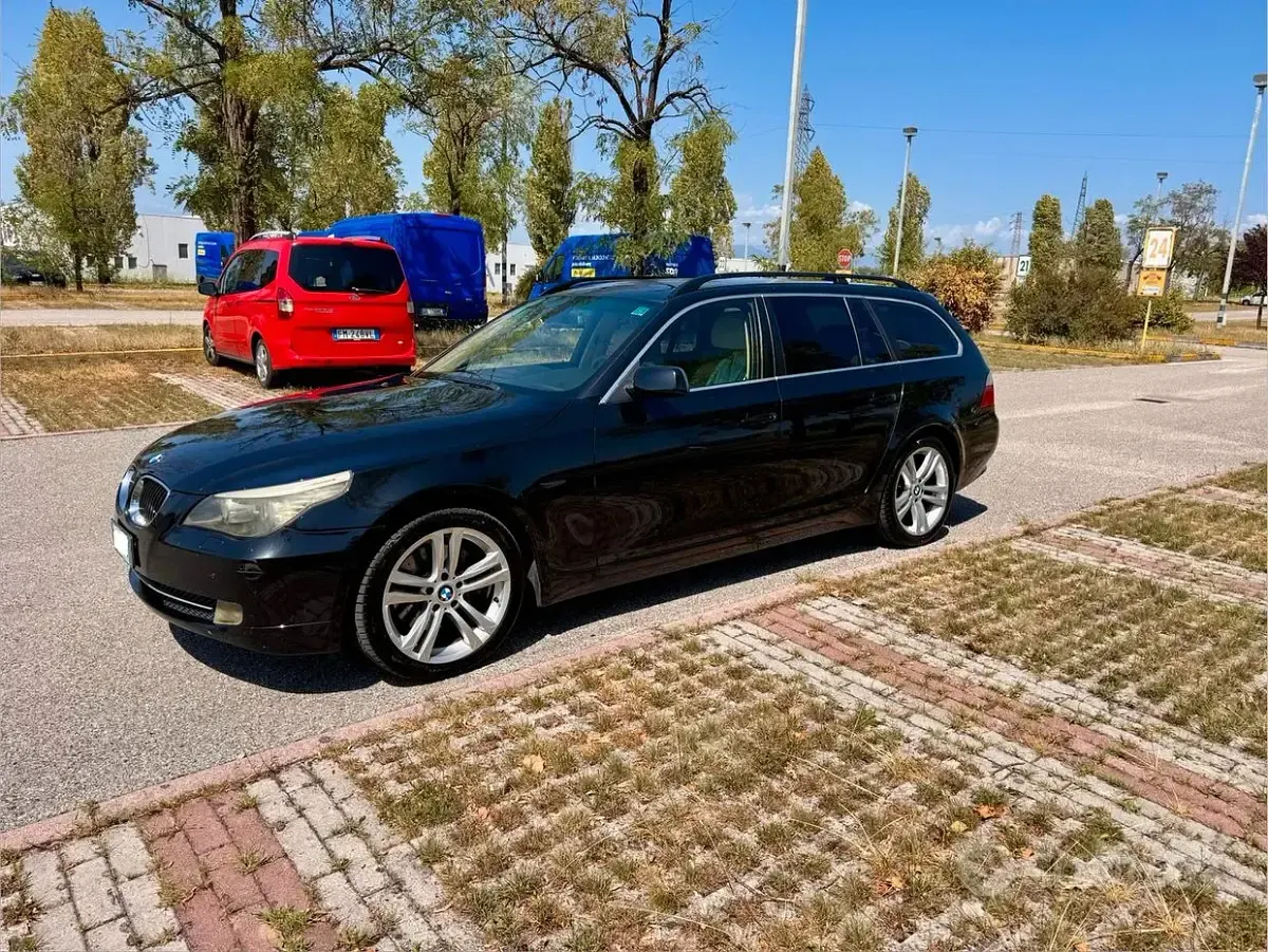 Usata BMW 525 197 CV (144 kW) 2008 Nero Station wagon