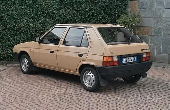 Marrone Usata 1991 Skoda Favorit Utilitaria | 4700 € - Immagine 1/4