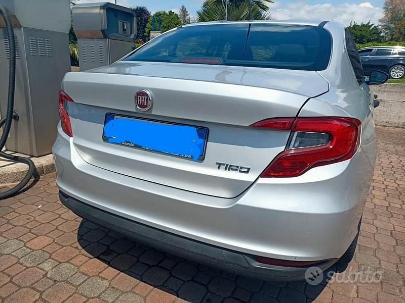 Usata Fiat Tipo 120 CV (88 kW) 2019 Grigio Berlina