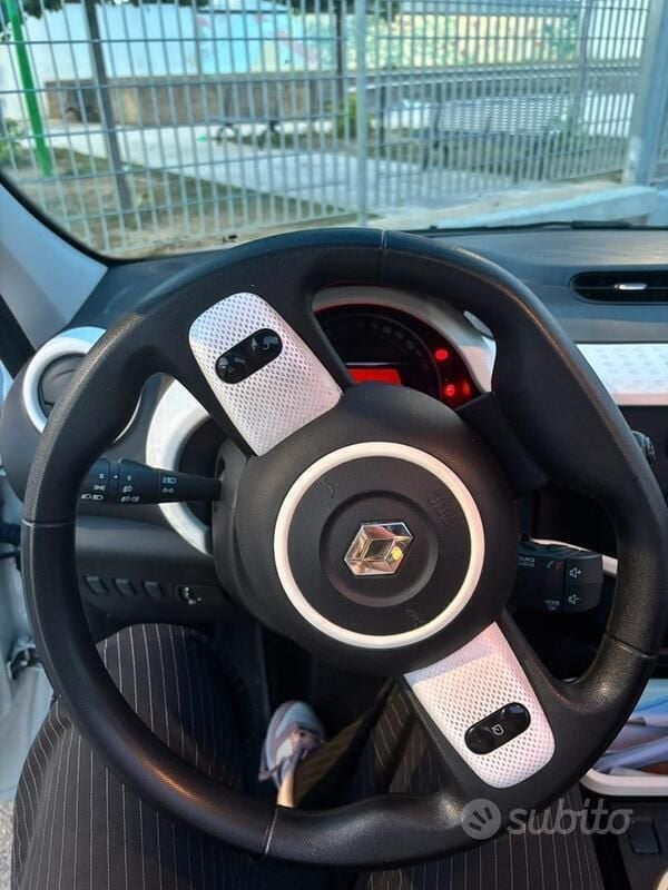 Gebraucht Renault Twingo 71 PS (52 kW) 2015 Weiß Kleinwagen