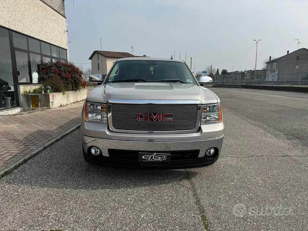 Usata Chevrolet Silverado 299 CV (219 kW) 2008 Marrone SUV