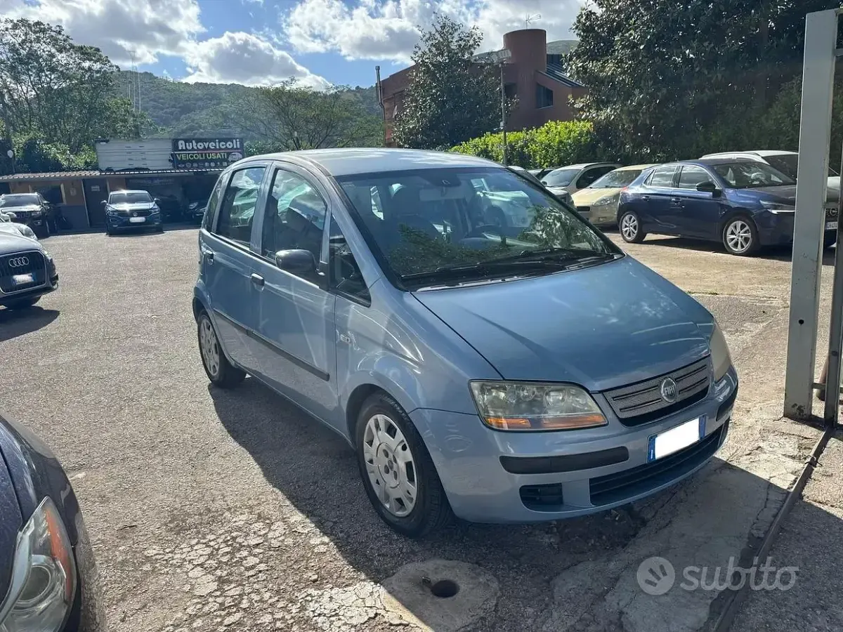 Usata Fiat Idea Dynamic 69 CV (50 kW) 2005 Bluazzurro Monovolume