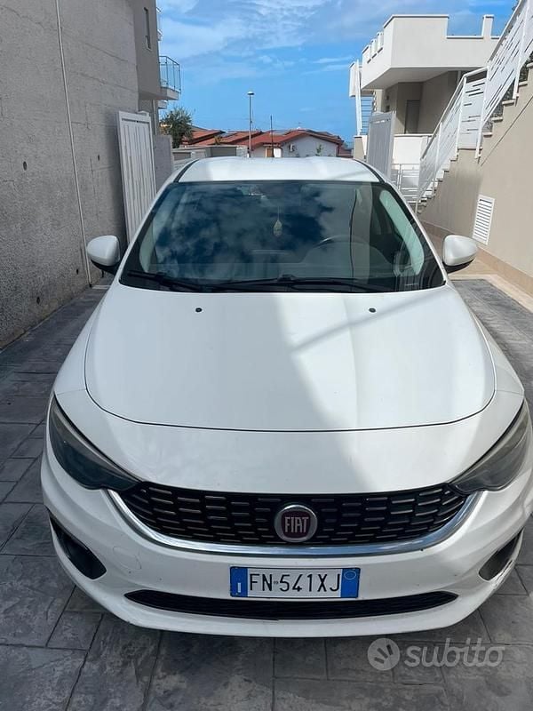 Usata 2018 Fiat Tipo Tre volumi | 7999 € (Super prezzo) - Immagine 1/4