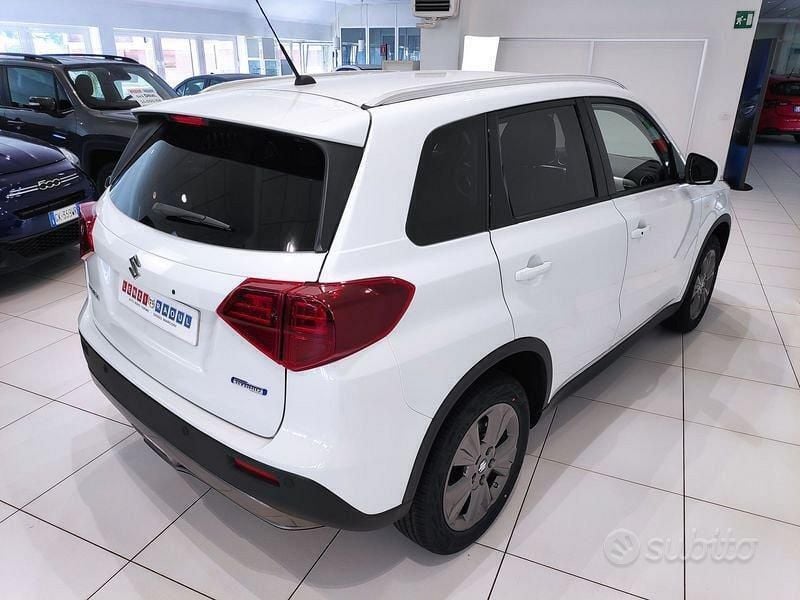 Usata Suzuki Vitara Cool 129 CV (94 kW) 2024 Bianco SUV