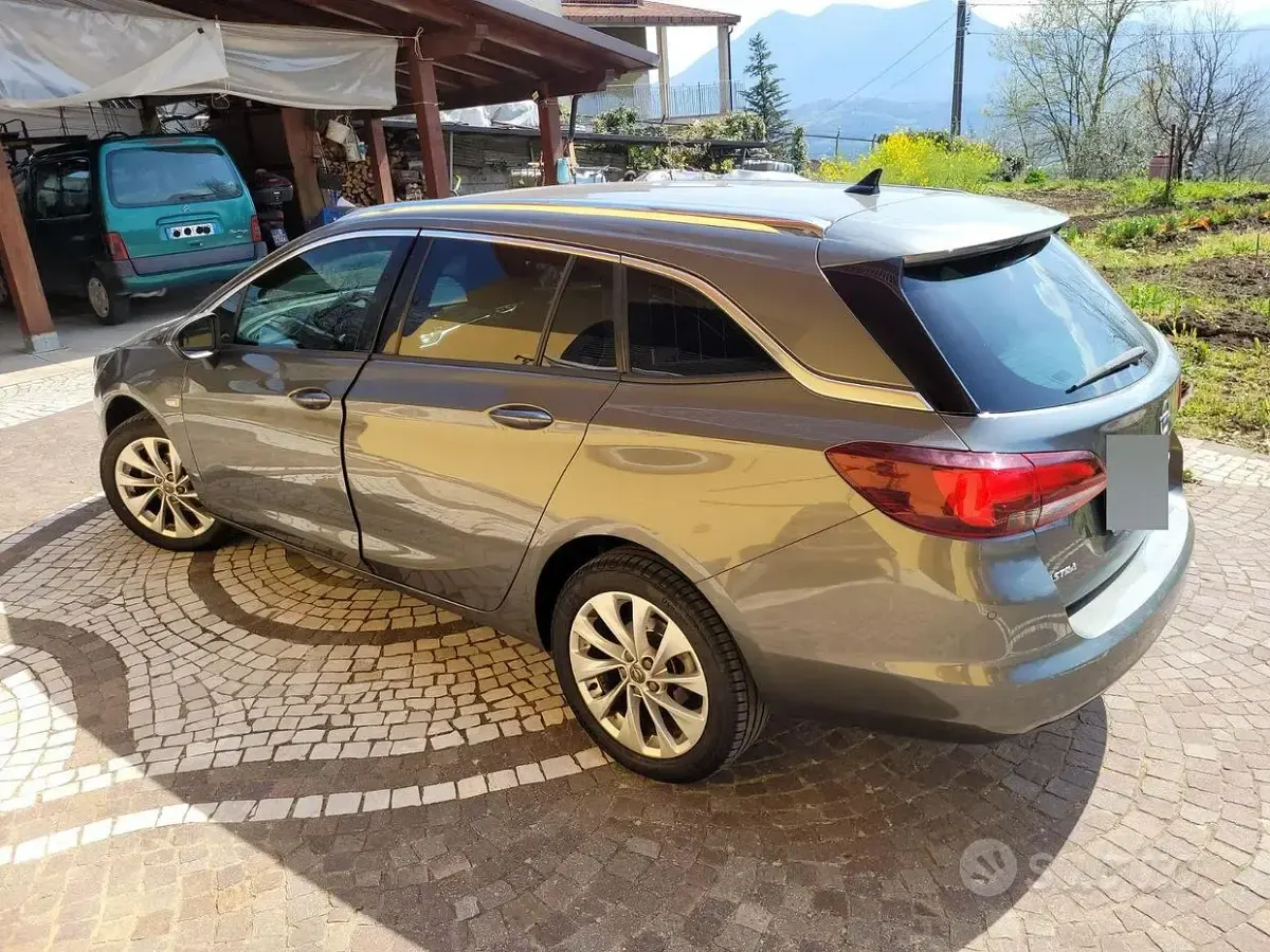 Usata Opel Astra 110 CV (80 kW) 2019 Marrone Station wagon