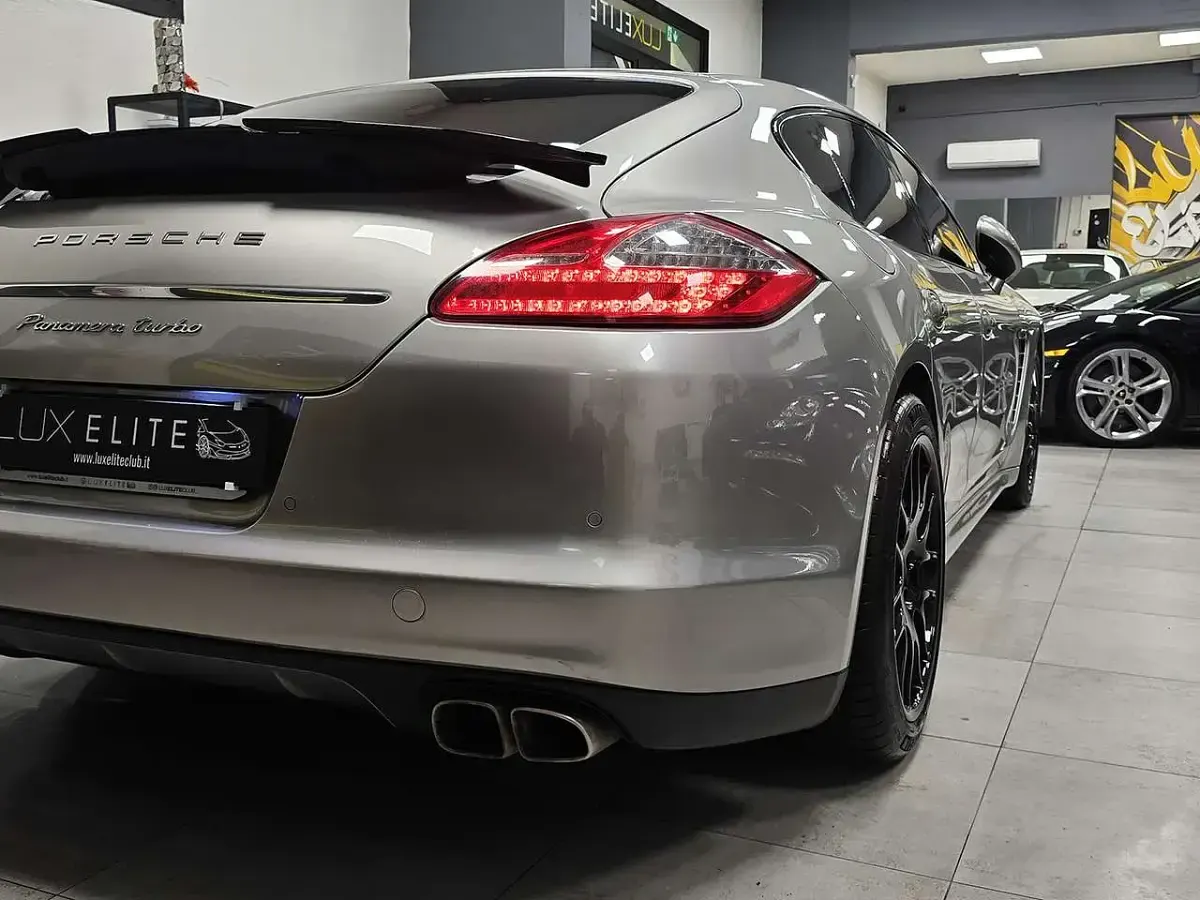 Usata Porsche Panamera Turbo 500 CV (367 kW) 2009 Argento gt Utilitaria