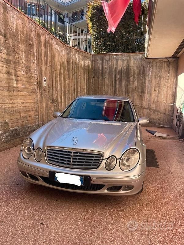Usata Mercedes E270 2003 Grigio Berlina