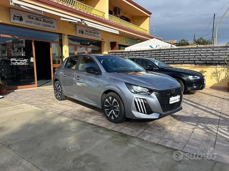 Usata Peugeot 208 Active 74 CV (54 kW) 2024 Grigio Utilitaria