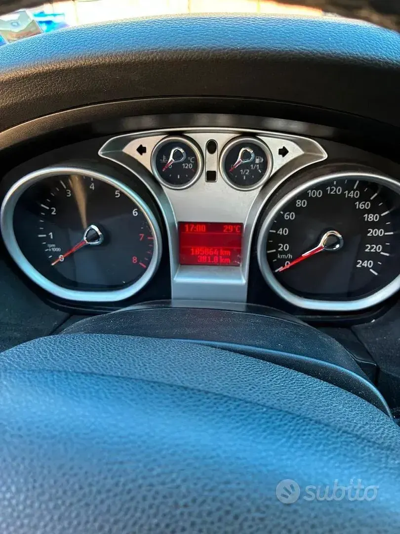 Usata Ford Focus Titanium 115 CV (84 kW) 2012 Blu Station wagon
