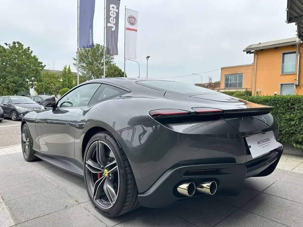 Usata Ferrari Roma 620 CV (456 kW) 2022 Grigio Coupé