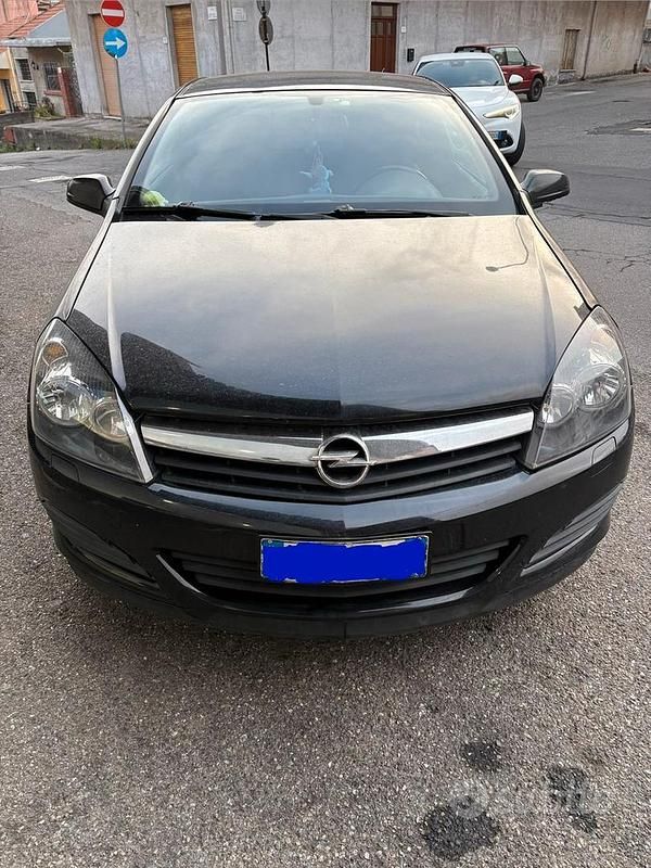 Occasion Opel Astra GTC 90 ch (66 kW) 2006 Noir Berline