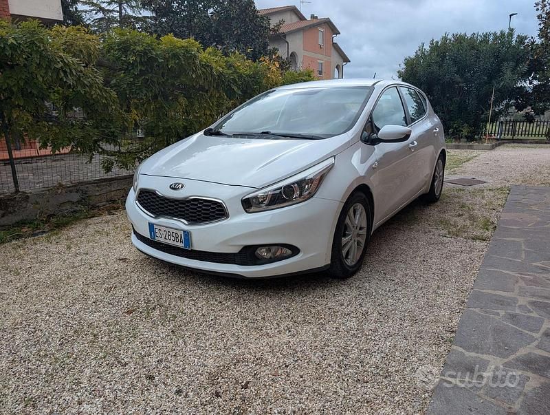 Usata Kia Ceed 90 CV (66 kW) 2013 Bianco Utilitaria