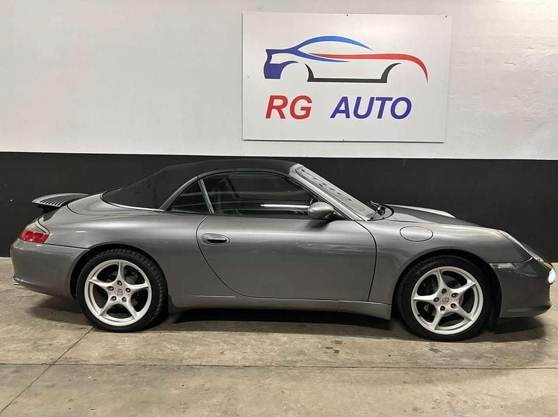 Usata Porsche 911 Carrera 4 Cabriolet 320 CV (235 kW) 2002 Grigio Cabrio