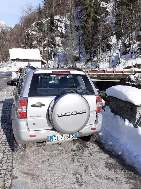 Usata Suzuki Vitara 129 CV (94 kW) 2006 Grigio SUV