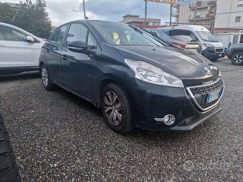 Usata Peugeot 208 2013 Nero Utilitaria