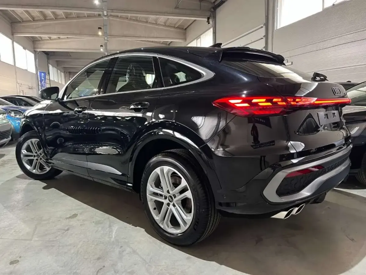 Nuova Audi Q5 Sportback S-Line 204 CV (150 kW) 2025 Nero SUV