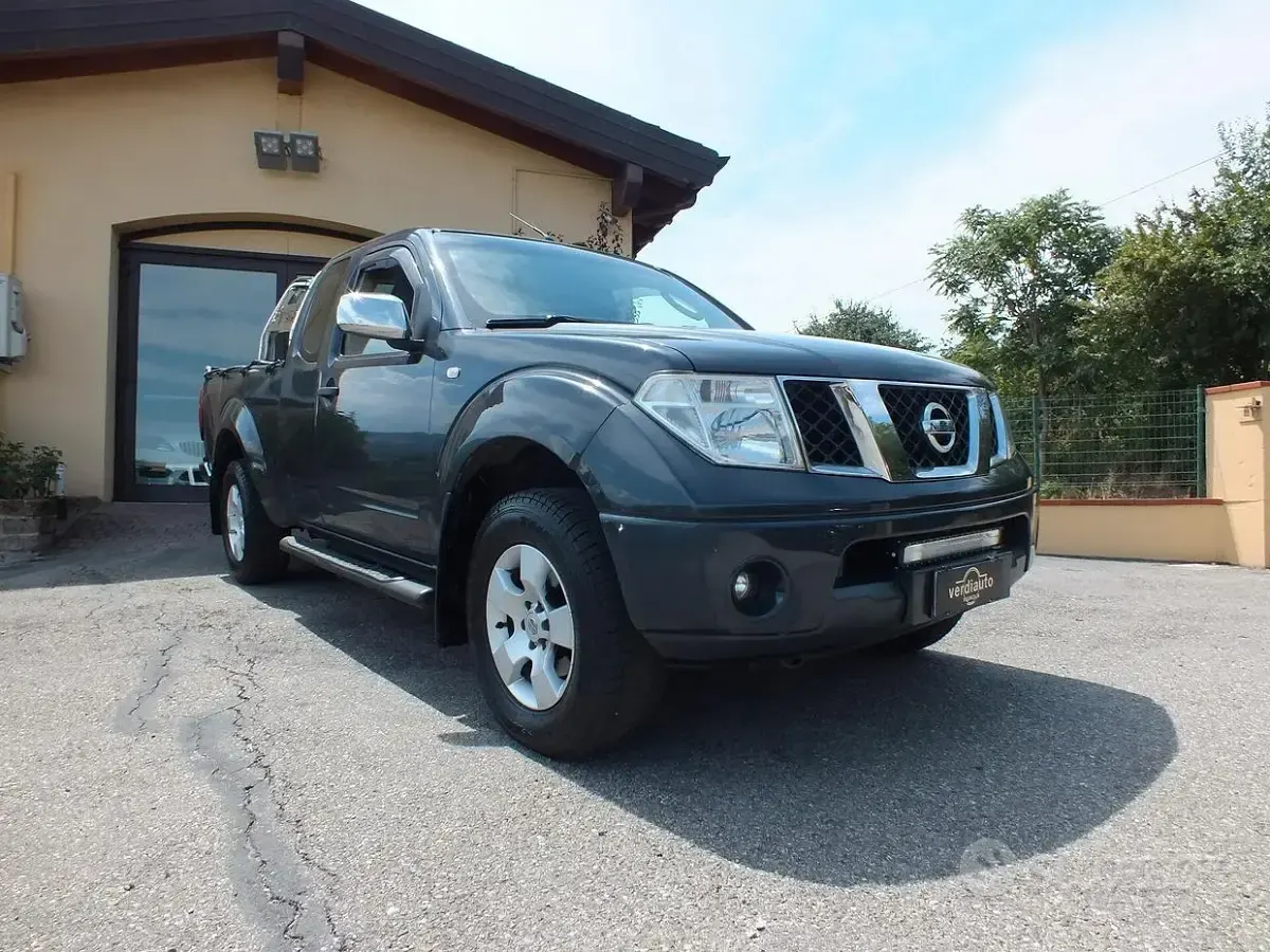 Usata Nissan Navara 174 CV (127 kW) 2006 Pick-up
