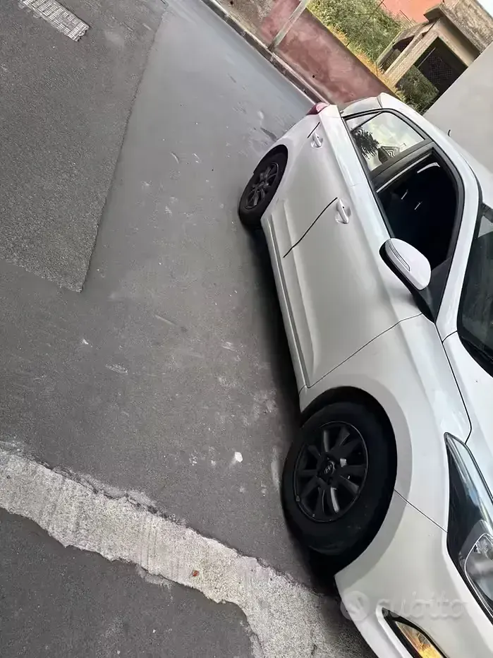 Usata Hyundai i20 84 CV (61 kW) 2017 Bianco Berlina