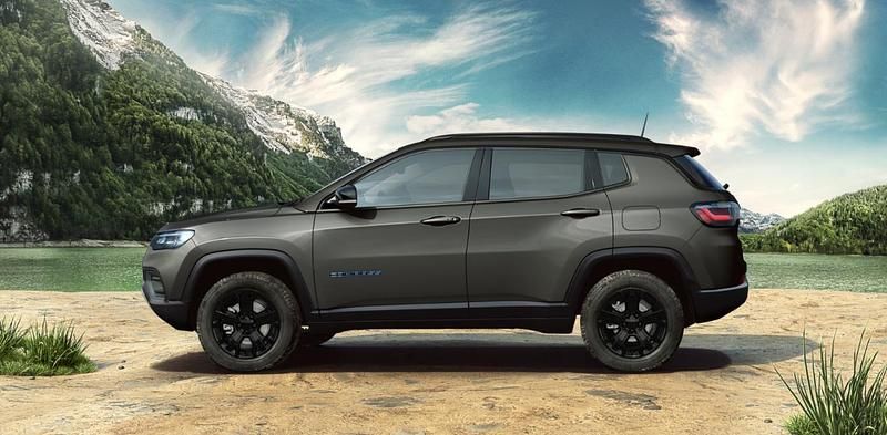 Usata Jeep Compass 240 CV (176 kW) 2023 Grigio SUV