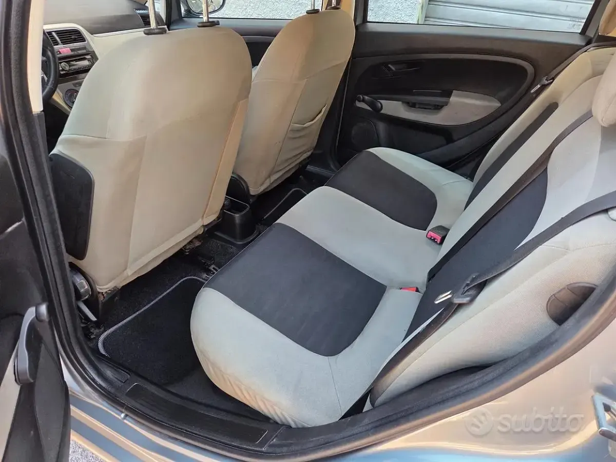 Usata Fiat Grande Punto Dynamic 65 CV (47 kW) 2006 Grigio Utilitaria