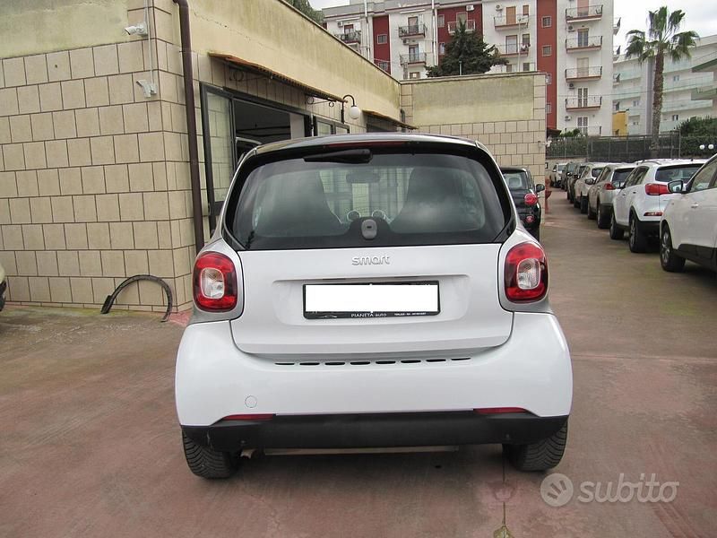 Usata Smart ForTwo Coupé Prime 71 CV (52 kW) 2015 Bianco Utilitaria