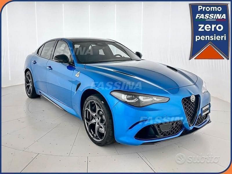 Blu Nuova 2025 Alfa Romeo Giulia Quadrifoglio Tre volumi | 83.900 € - Immagine 1/4