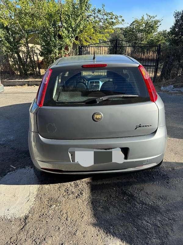 Usata Fiat Grande Punto Sport 90 CV (66 kW) 2006 Blu/azzurro Utilitaria