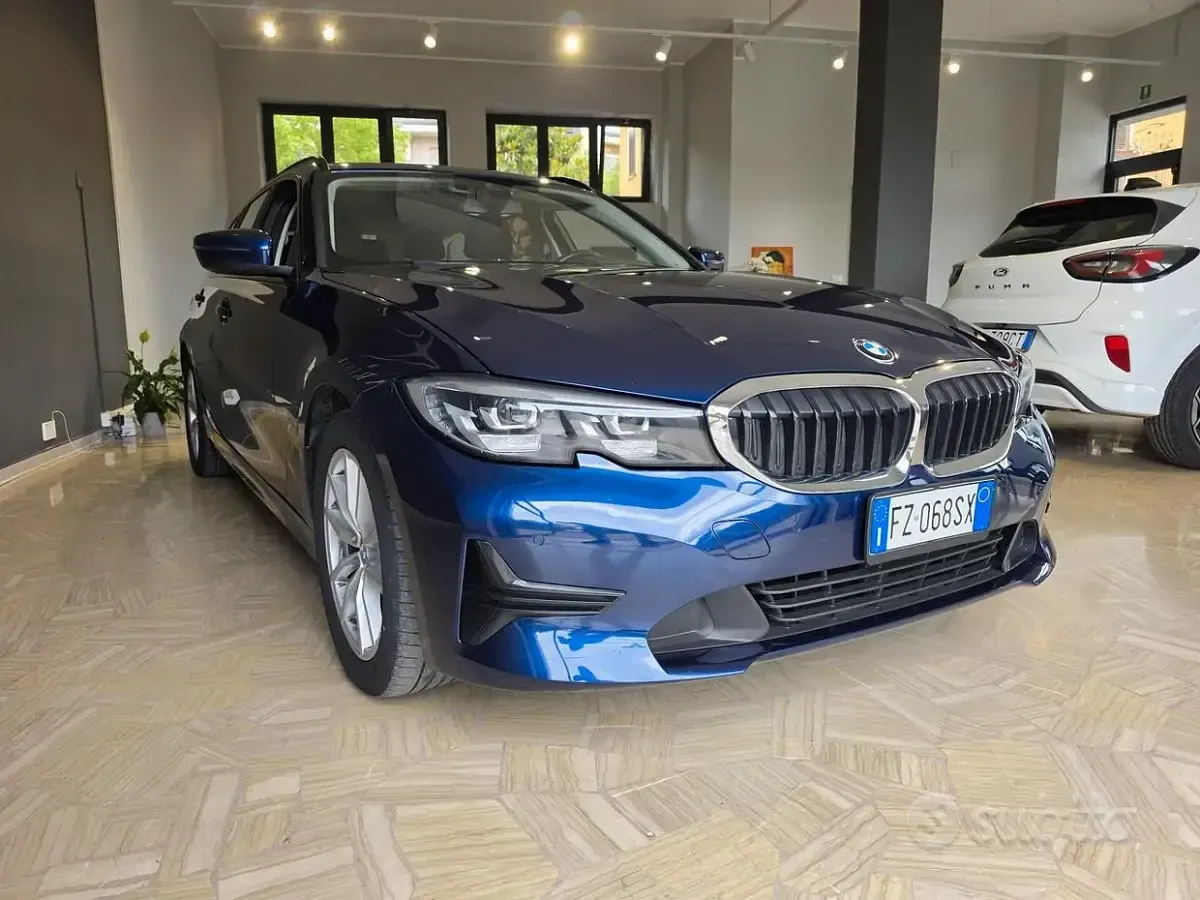 Usata BMW 320 Advantage 190 CV (139 kW) 2019 Blu/azzurro Station wagon