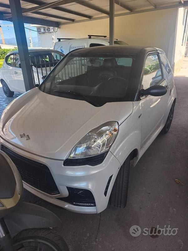 Begagnad Ligier JS50 2018 Halvkombi