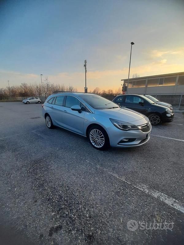 Usata Opel Astra Innovation 110 CV (80 kW) 2017 Grigio Station wagon