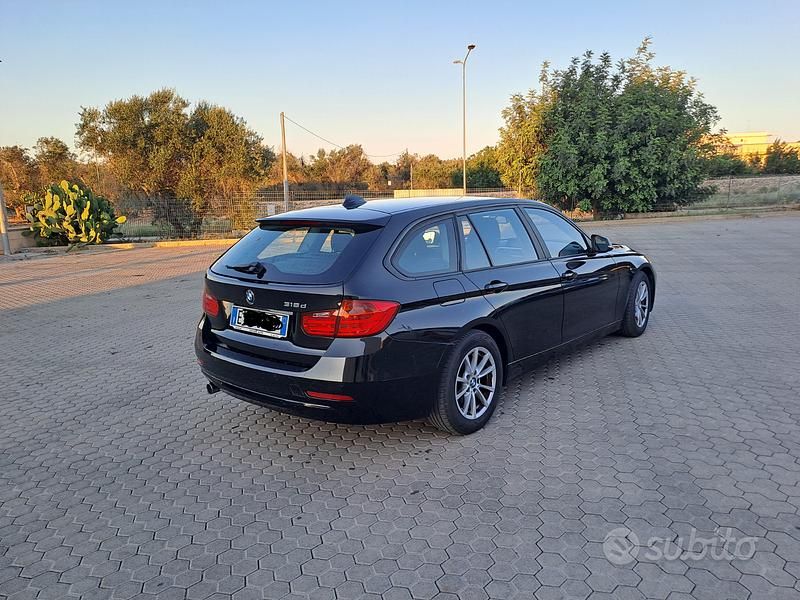 Usata BMW 318 Comfort Edition 143 CV (105 kW) 2014 Nero Station wagon