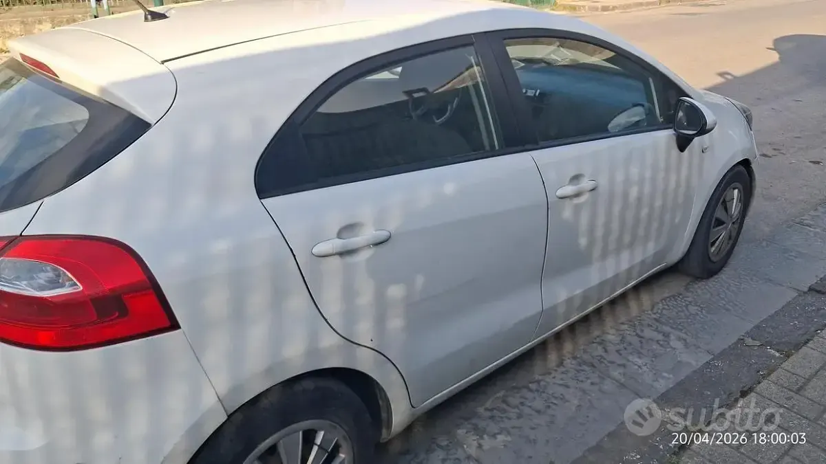 Usata Kia Rio 85 CV (62 kW) 2014 Bianco Berlina